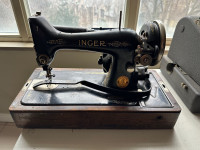 Singer Vintage Sewing Machine w/Bent Wood Box/Case (100 yo)  