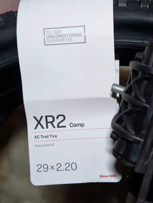 Bontrager XR2 Comp MTB Tire 29 x 2.20 in Frames & Parts in Edmonton - Image 4