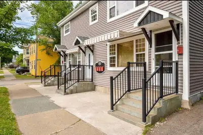 Beautiful New one and two bedroom apartments in central & downtown Sydney. 5 appliances, private ent...