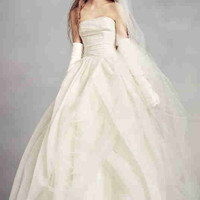 Vera Wong design wedding dress 