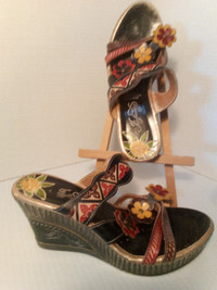 #47 Blk Leather Hippie Boho Flower Wedge Slip On Sandals 6.5