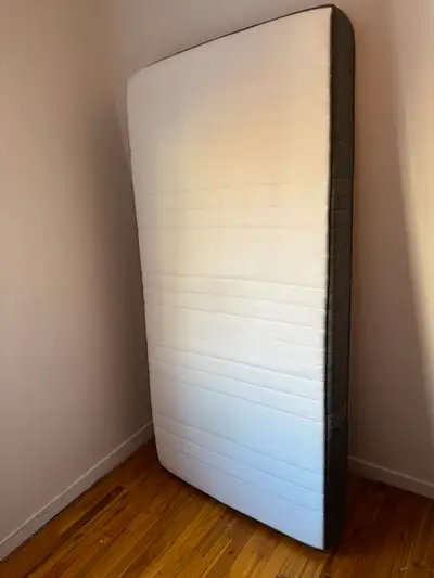 Single bed mattress - Matelas Lit simple, View more