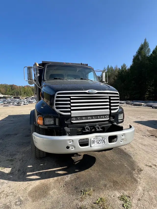 Sterling STE Dump Truck in Heavy Trucks in Muskoka - Image 2