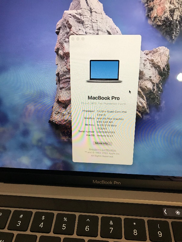 2020 MacBook Pro 13" 16GB Ram Laptops Winnipeg Kijiji