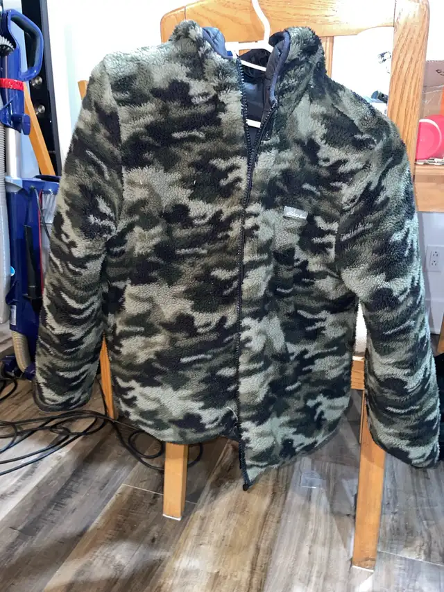 Children’s Reversible Jacket in Kids & Youth in Laval / North Shore - Image 5
