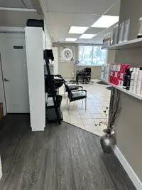 South Side Salon - Available chair and room for rent