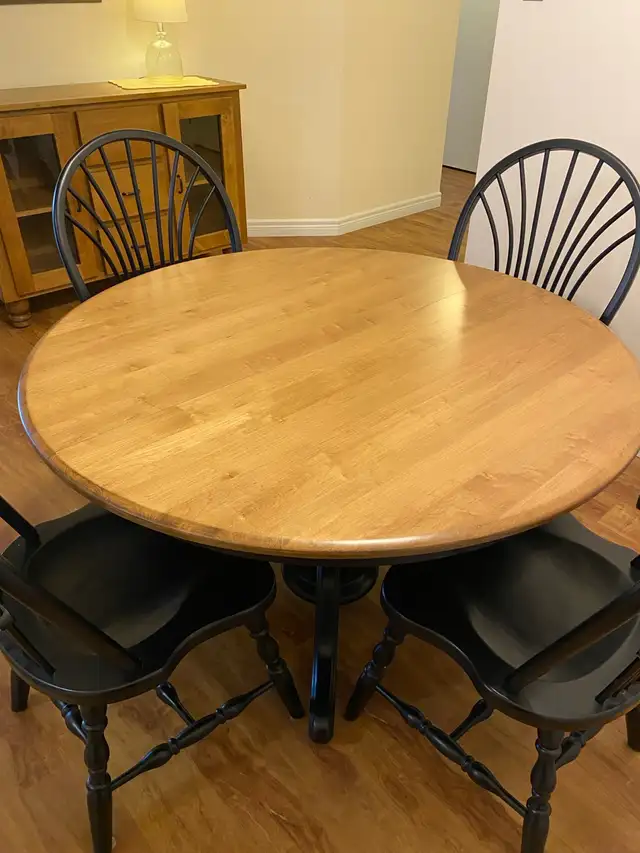 Solid Maple Table + 4 Chairs482653424248442881