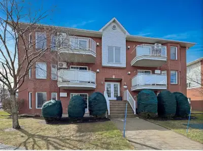 BEAU CONDO 4 1/2 BIEN SITUÉ SAINT HUBERT,ANIMAUX ACCEPTÉ !!