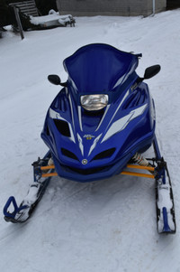 Yamaha 2000 SXR700 Triple Snowmobile