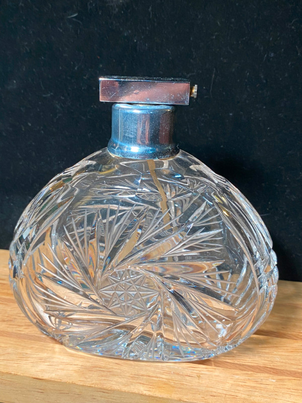 Antique Cut Crystal Glass Collar Perfume in Arts & Collectibles in Vancouver - Image 3