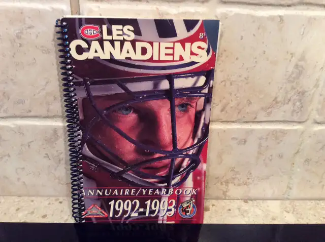 Vintage Les CANADIENS  7 livres hockey an 1989 à 1996 in Other in Laval / North Shore - Image 8