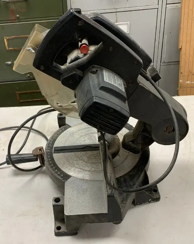 Black & Decker Professional 10" Miter Saw in Power Tools in Strathcona County - Image 5