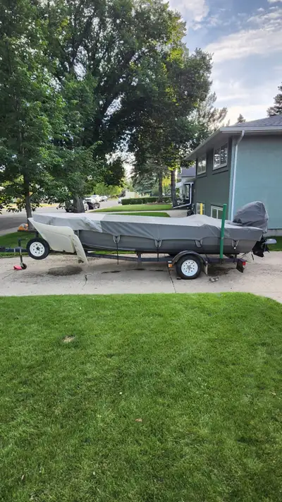 2004 Crestliner Canadian Powered with a 2014 Tohatsu 50 hp 4 stroke with a upgraded trailer Livewell...