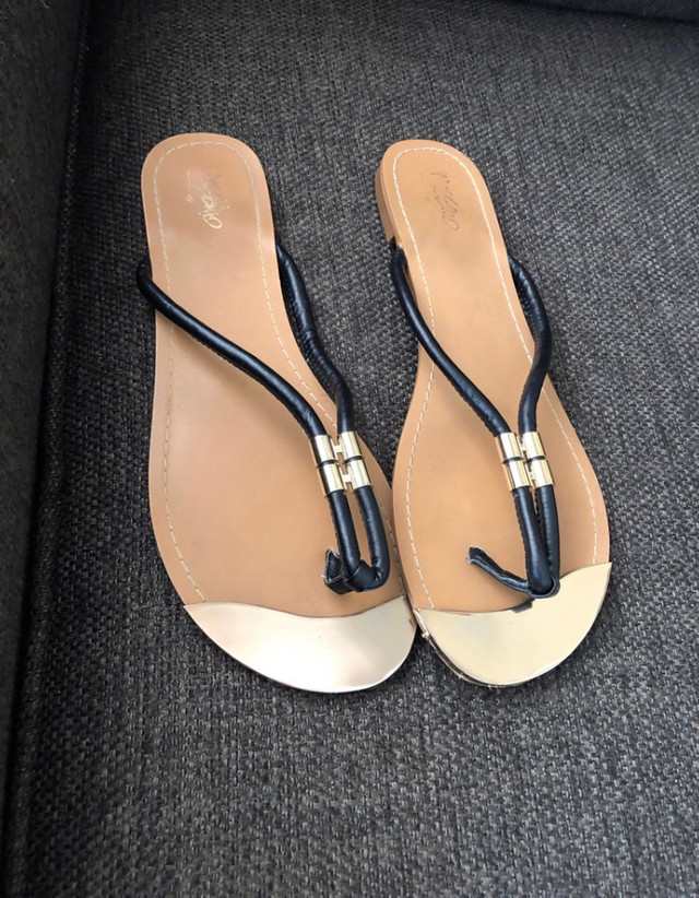 Stunning adjustable flip flops - Size 7/8 (even up to size 9) in Women's - Shoes in Kingston