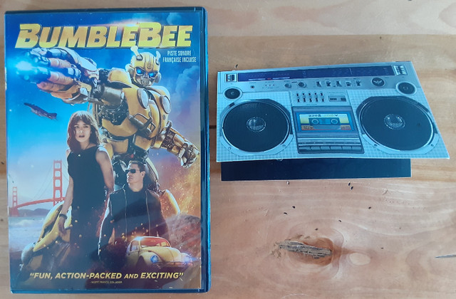 DvD - Bumblebee + 3 épinglettes (3 pins) dans CD, DVD et Blu-ray  à Ouest de l’Île