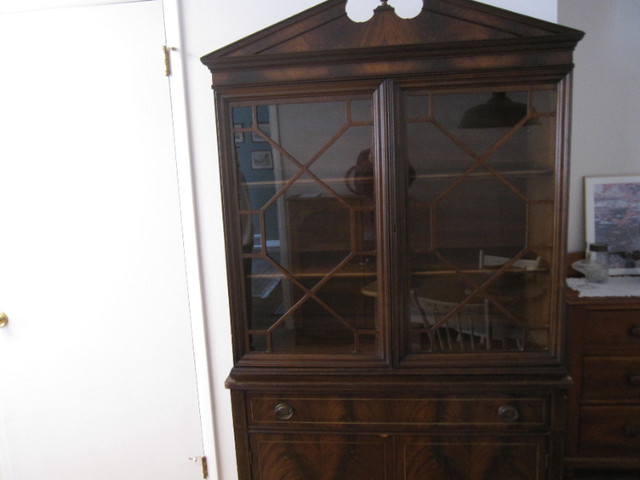 Small English hutch for sale in Hutches & Display Cabinets in Winnipeg - Image 2