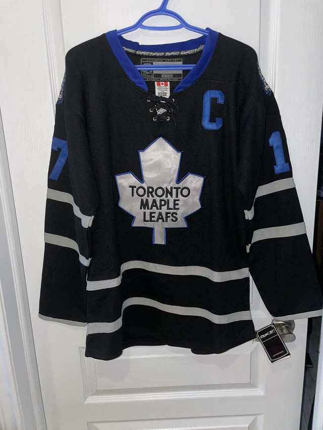 Darcy Tucker autographed authentic Leafs jersey in Other in Markham / York Region - Image 4