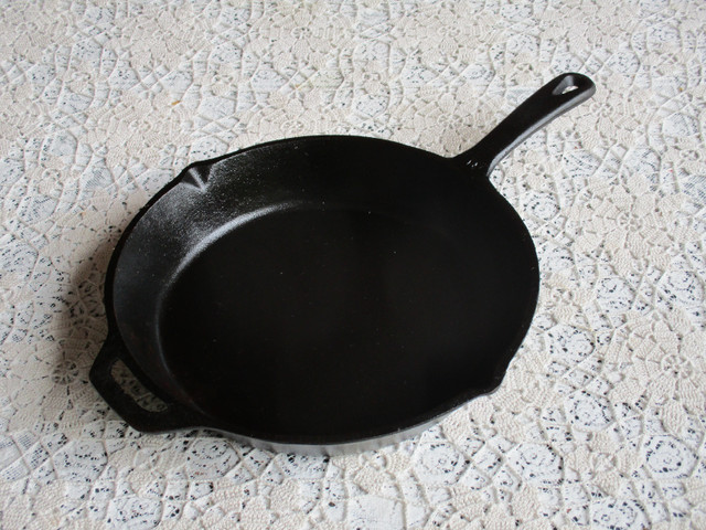 Cast Iron Frypan-- in 12" Size in Kitchen & Dining Wares in New Glasgow - Image 3