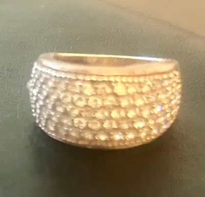 Small sparkling ring, View more