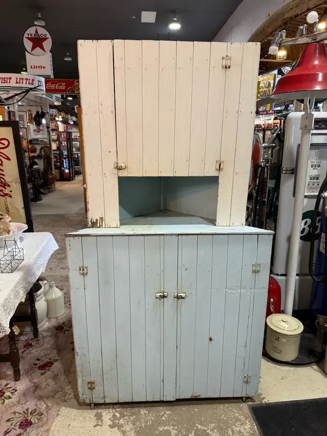 rustic farm house country corner cabinet  in Hutches & Display Cabinets in Edmonton - Image 2