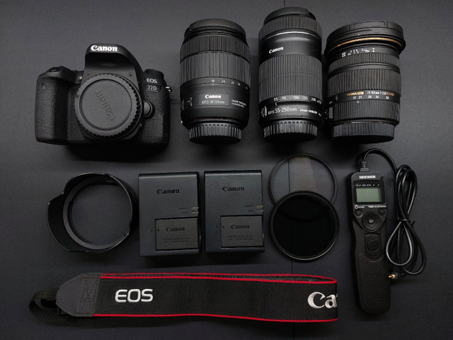 Canon EOS 77D Bundle  in Cameras & Camcorders in City of Toronto