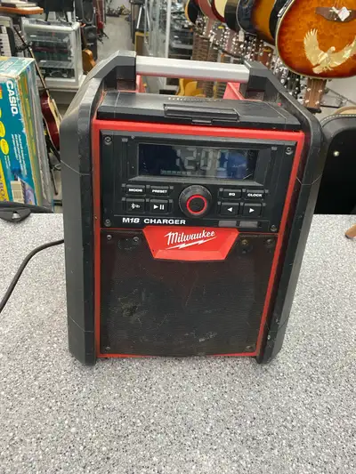Milwaukee 2792 Jobsite Radio, View more
