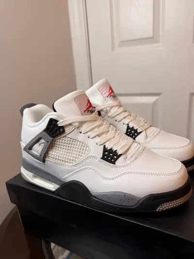 Air Jordan 4 size 8 / 8.5, View more