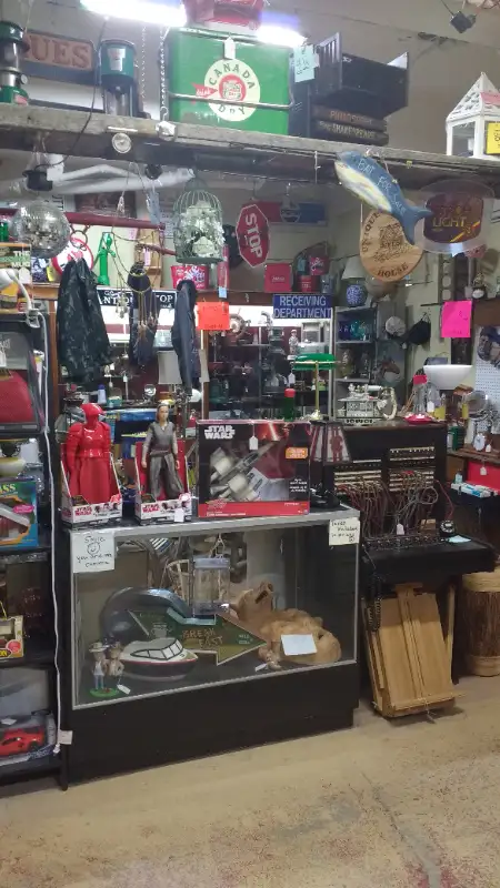 unique treasures house, lamp shades in Arts & Collectibles in Barrie - Image 9