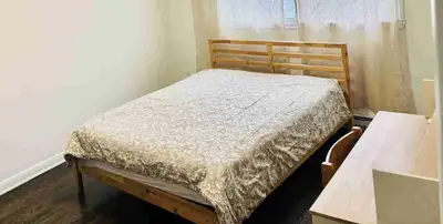 lit et matelas queen , View more
