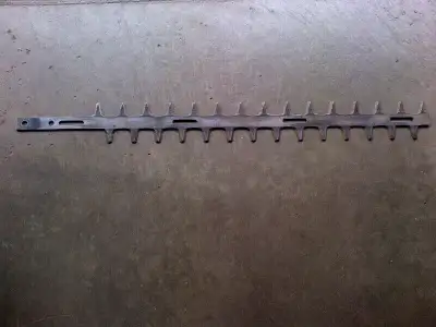 Single blade fits echo hedge trimmer attachment .Good condition. ECHO Part # X411000050 Hedge Trimme...