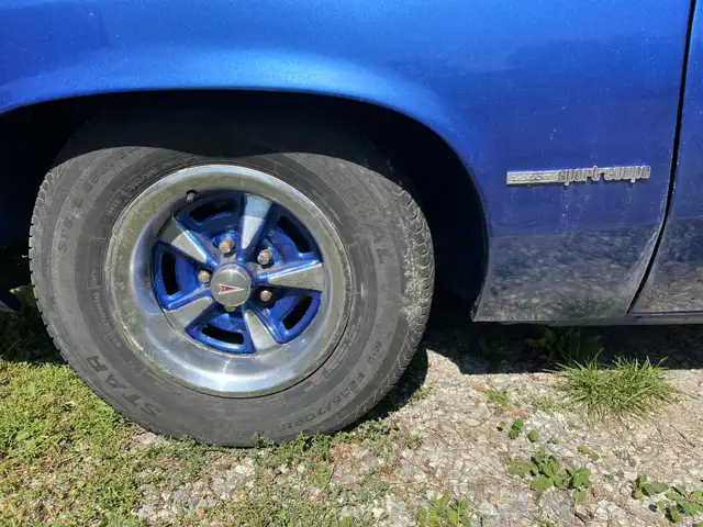 1975 Pontiac LeMans Coupe Sport in Classic Cars in Gatineau - Image 10