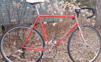 Hit the road this summer with a cool vintage road bike! 59 cm frame size (Large) for mid-tall to tal...