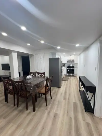 ✨ Fully furnished basement rental available, located within walking distance to bus stops for the Un...