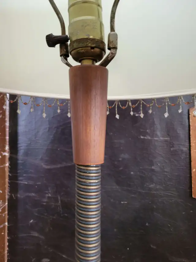 Vintage MCM Floor Lamp in Indoor Lighting & Fans in Owen Sound - Image 3