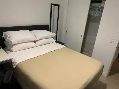 Room for rent next to New Westminster at Sky Train