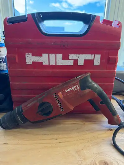 This is a Hilti TE 16 rotary hammer drill, in used condition. Perfect for drilling into concrete and...