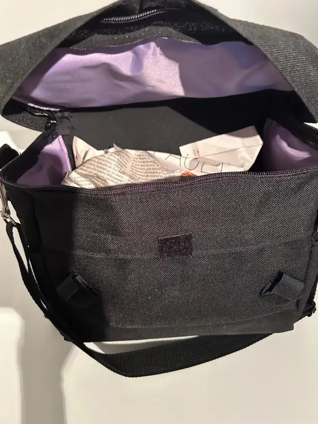 Sacoche de velo in Clothing, Shoes & Accessories in Lévis - Image 5