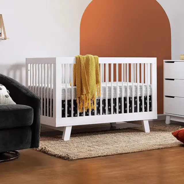 Babyletto Hudson 3-in-1 Convertible Crib White in Cribs in City of Toronto - Image 8