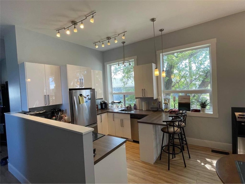 3 bedroom Oakville, Manitoba duplex for rent 3