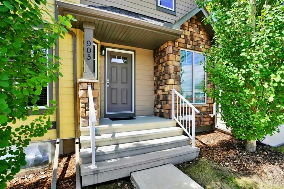 Townhouse for Rent - 2 Bed, 3 Bath - A/C, 2 Parking, Clearview 2