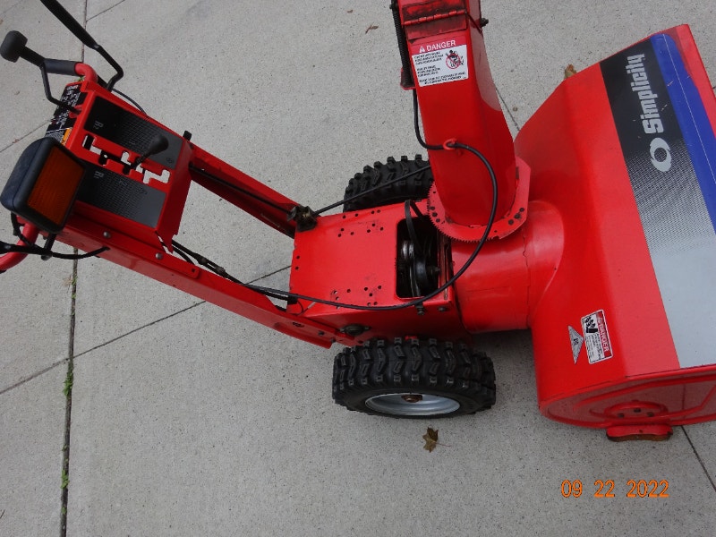 Simplicity Snowblower 28" Easy SteerLightFree Delivery K/W