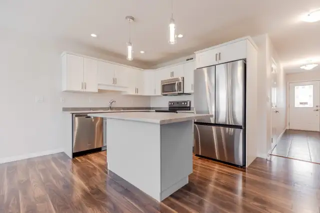 Home for Sale (3 bed, 3 bath) 12-365 dawson Cr. 63362401198211123