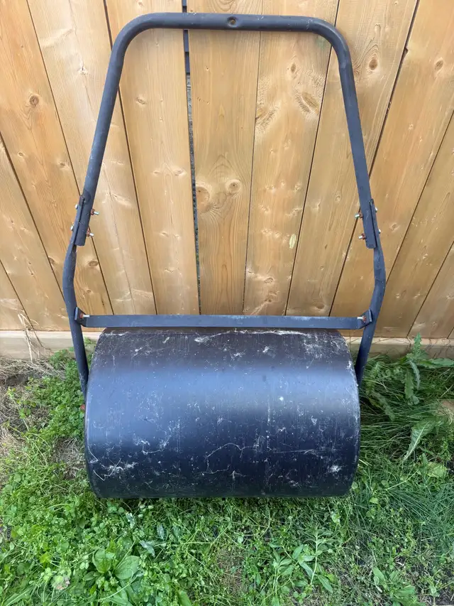 Sod Roller in Outdoor Tools & Storage in St. Albert - Image 2