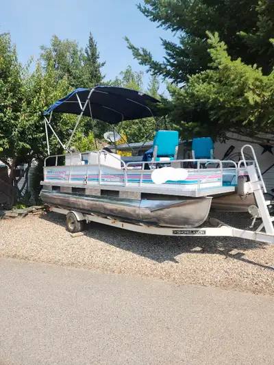 1994 Princecraft Pontoon. Owned by 1 family since new. Registered & insured. This sexy beast will at...