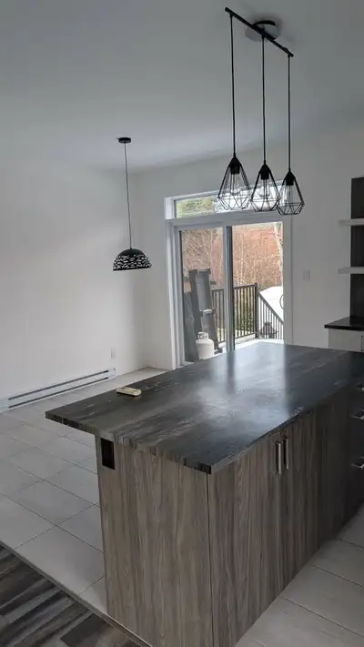 Maison de ville 5 ½ à louer – St-Jean-Chrysostome / Lévis Disponible dès le 15 juin 2026 Loyer : 1 7...