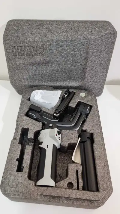Zhiyun Cinepeer Weebill 3E 3-Axis Gimbal Stabilizer - Like New​, View more