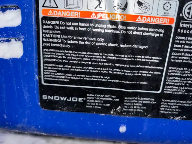 Snowblower Broken Electric in Snowblowers in Markham / York Region - Image 3