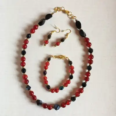 Black and Red Faux Pearl Set (New), View more