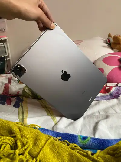 2020 Ipad 11 pro 256go 2nd gen , View more