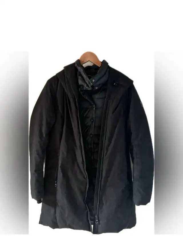CMP Down Filled Black Parka in Women's - Tops & Outerwear in Whitehorse - Image 2